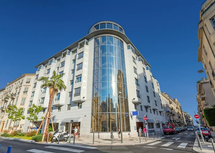 Self Catering: Goldstar Apartments & Suites