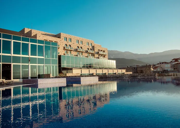 Luxury hotel only: Avala Resort & Villas