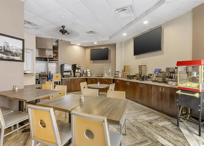 Hotel with view: Best Western Innsuites Tucson Foothills Hotel & Suites