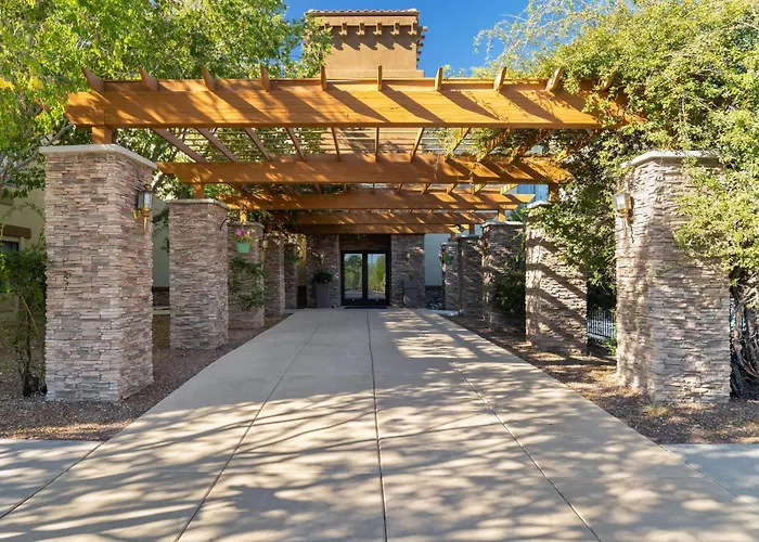 Beach hotel: Tombstone Grand Hotel, A Baymont By Wyndham