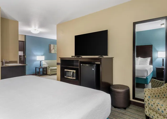Cheap hotel: Best Western Long Beach Inn