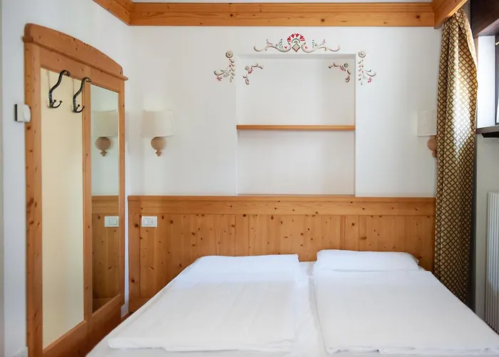 Hotel con piscina: Residence Lastei