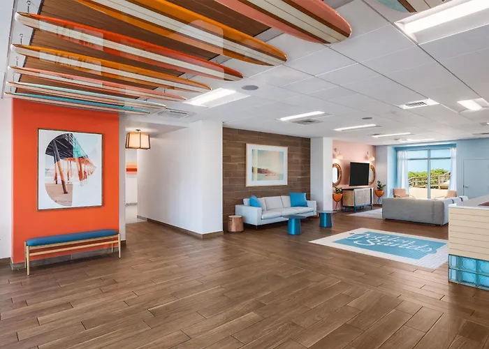 Motel: Golden Sands Carolina Beach Oceanfront, Tapestry By Hilton