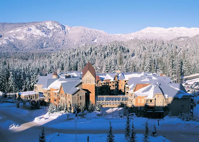 Hotel with pool: Hilton Grand Vacations Club Whistler