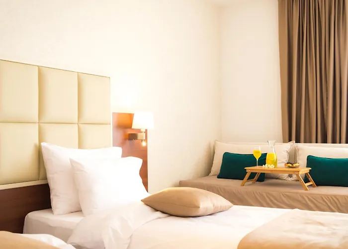 Hotel with Tennis: Hotel Kadmo By Aycon