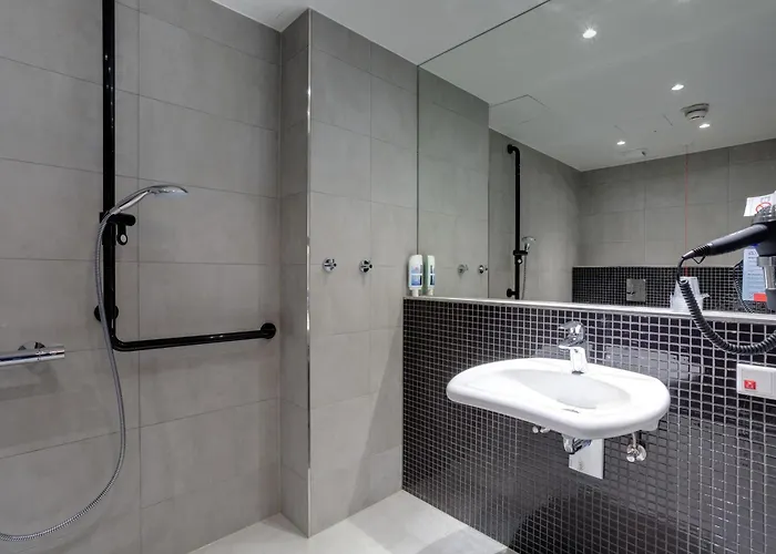 Motel: Meininger Hotel Berlin East Side Gallery