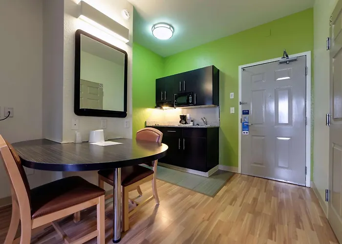 Studio 6 Toronto - Mississauga With Kitchenettes