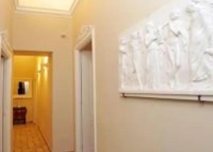 Hotel barato: Madonna de' Monti Suites - Daplace Collection