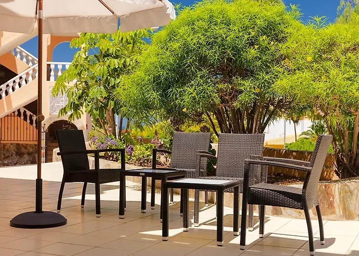 Paradise Court Aparthotel
