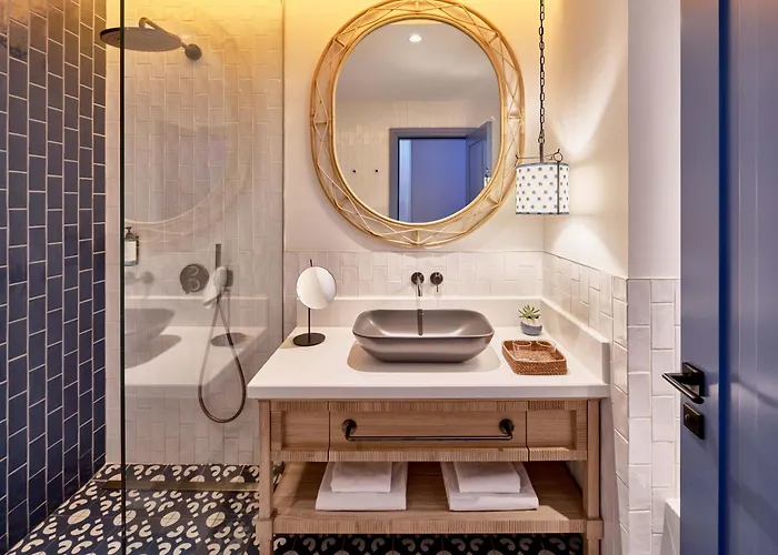 Pet Friendly hotel: Seaside Los Jameos