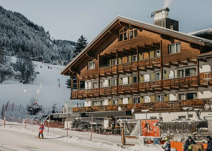 Hotel con golf: Hotel Hell