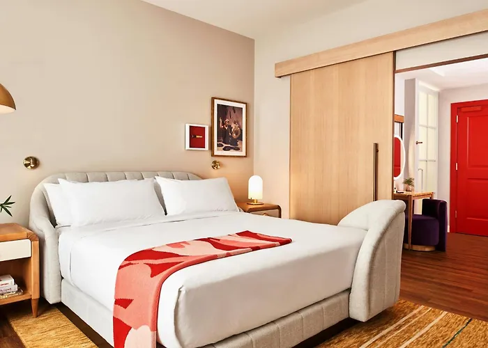 Hotel with view: Virgin Hotels Dallas