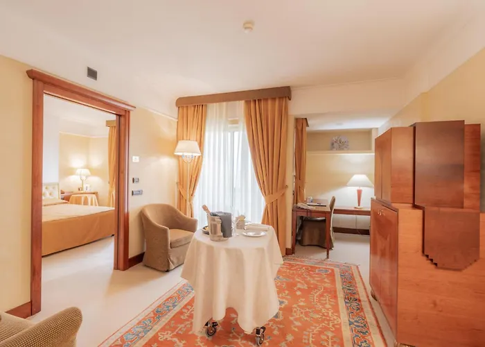 Luxury hotel only: Hotel Pineta Palace