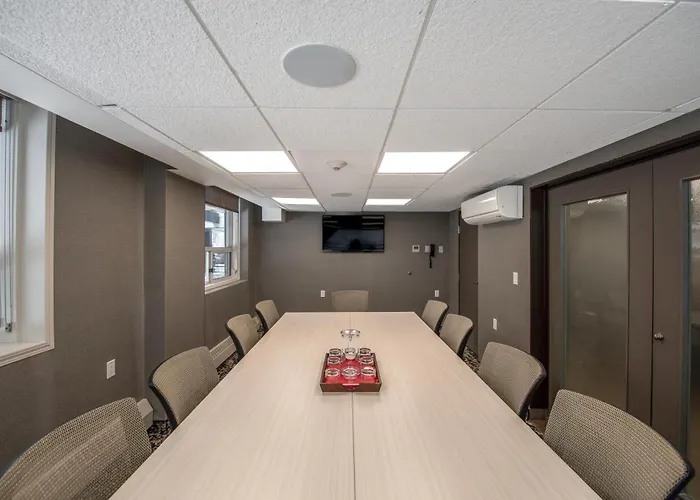 Coast Calgary Downtown Hotel & Suites By Apa