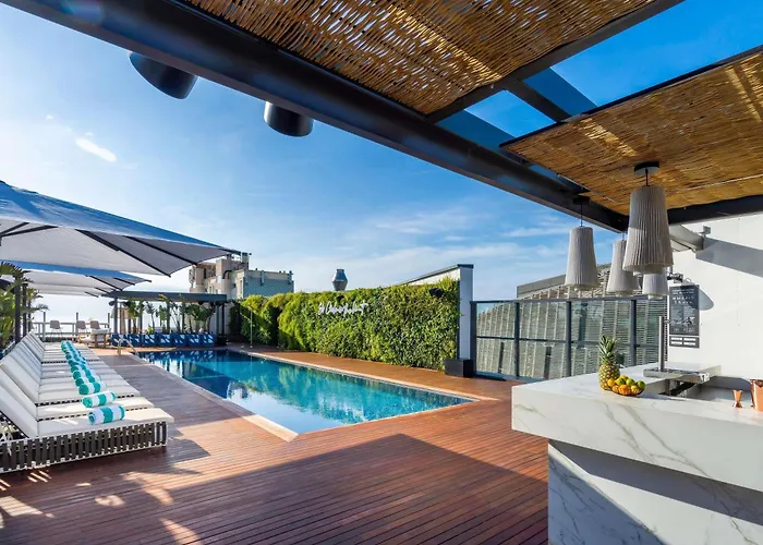 Hotel with pool: Sofitel Barcelona Skipper