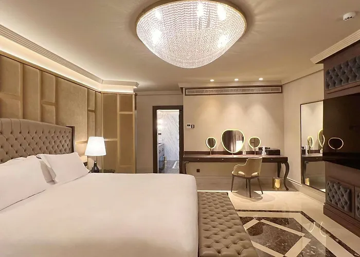 Hotel with pool: Sofitel Barcelona Skipper
