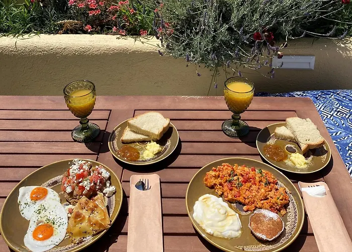 Alizea Villas & Suites