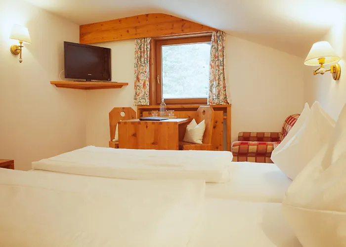 3 star hotel: Hotel Zur Post