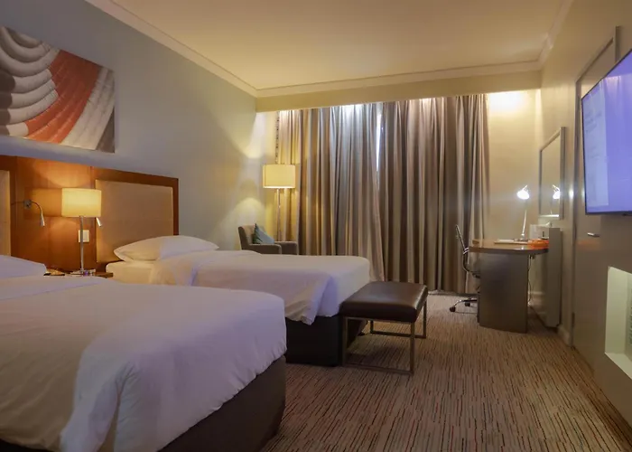 Hotel with pool: Park Inn By Radisson, Kigali