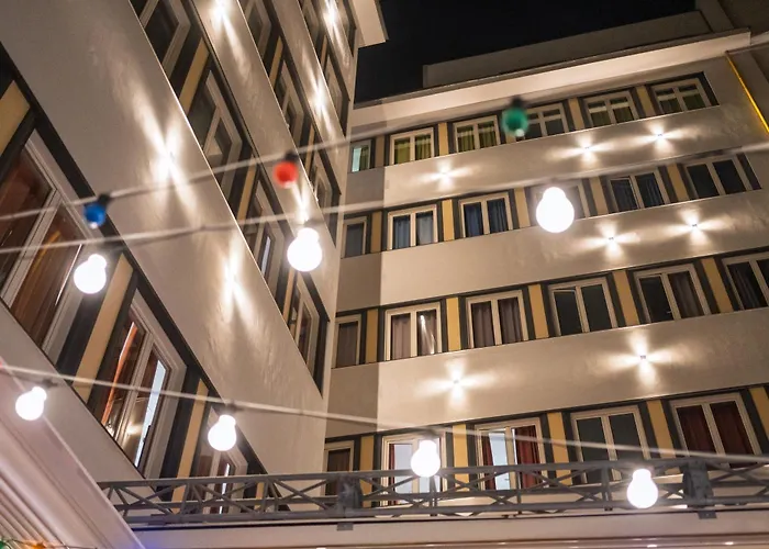 Hotel sulla spiaggia: The Romehello