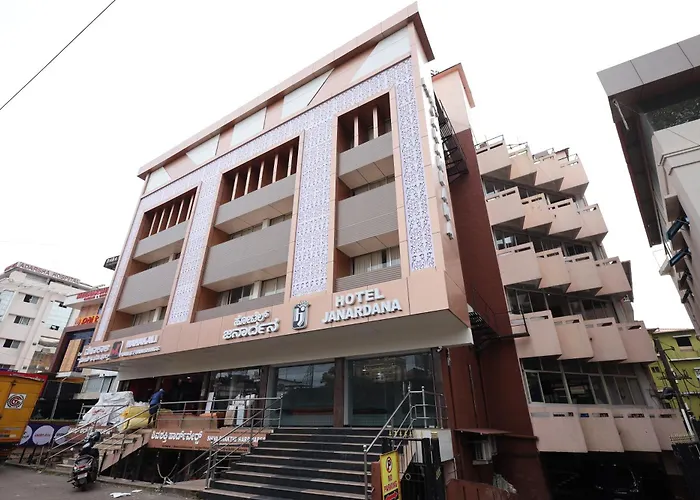 Hotel Janardana