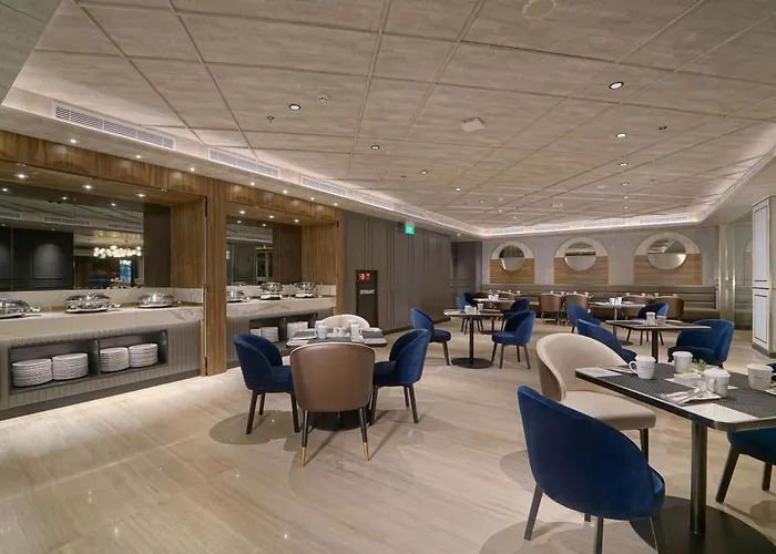 Luxury hotel only: Mercure Surabaya Manyar