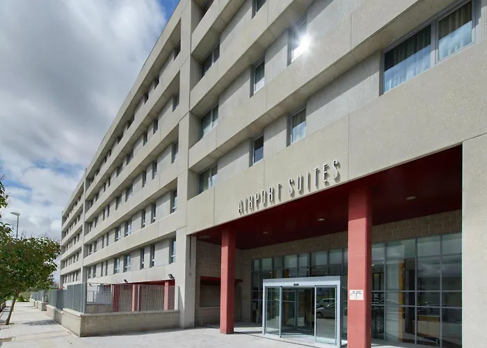 Hotel con piscina: Madrid Airport Suites, Affiliated by Meliá