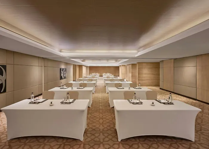 Luxury hotel only: Jw Marriott Hotel New Delhi Aerocity