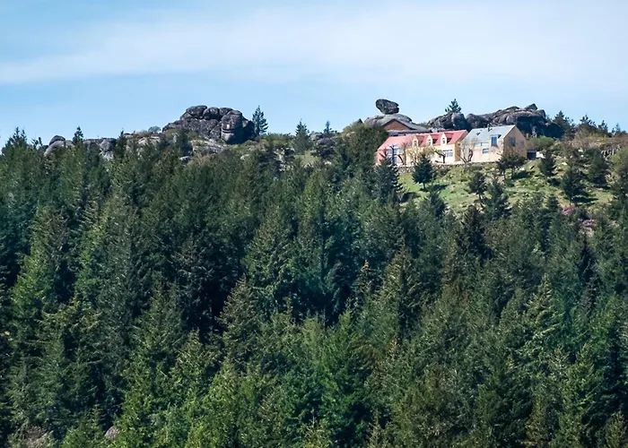 Hotel near College: Casa Das Penhas Douradas - Burel Expedition Hotel