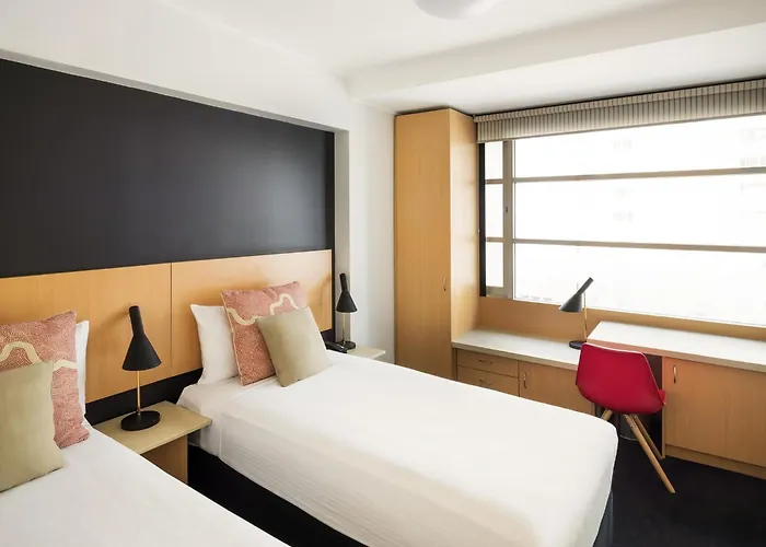 Cheap hotel: Ibis Sydney World Square