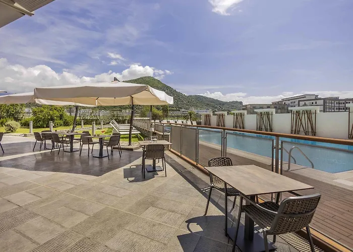 Hotel with view: Novotel Salerno Est Arechi