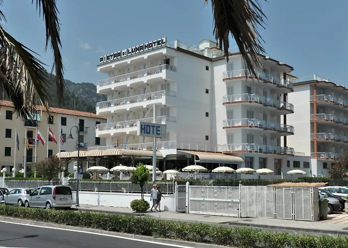 Hôtel 4 étoiles: Hotel Pietra Di Luna