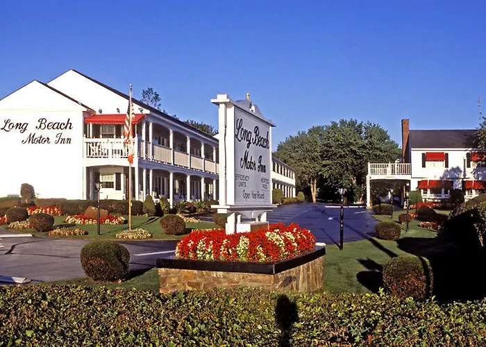 Hotel with pool: Long Beach Motor Inn