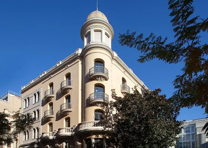 Barcelona hotels near Casa Batllo
