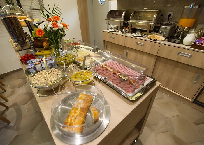 Pet Friendly hotel: Garni Hotel Castle Bridge