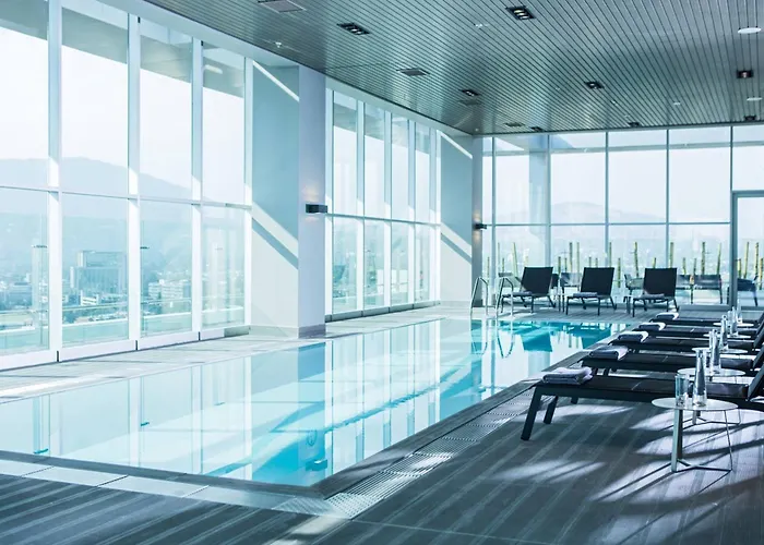 Hotel con tenis: Courtyard By Marriott Santiago Las Condes