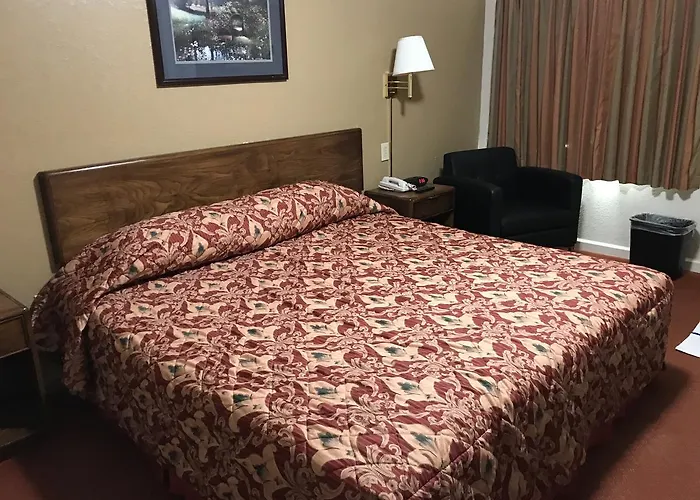 Travelers Inn