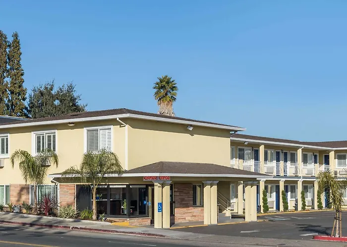 Vallejo hotels near Six Flags Discovery Kingdom