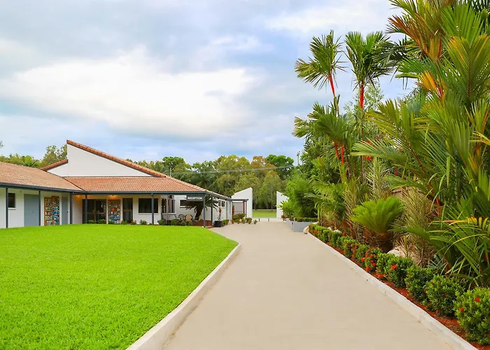 Hotel near College: Birch Resort Port Douglas