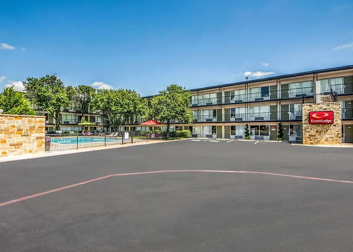 Motel: Econo Lodge Airport I-35 North