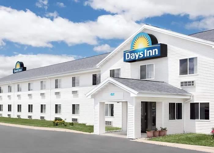 Green Bay Hotels near Outagamie County Regional Airport (ATW)