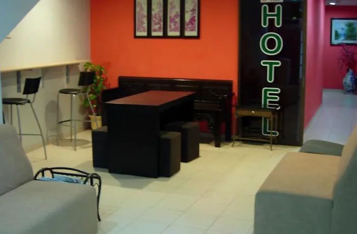 B&B only: Gold Leaf Hotel