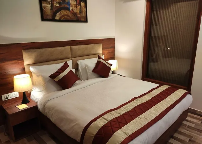 Family Hotel: Red Crown Hotel
