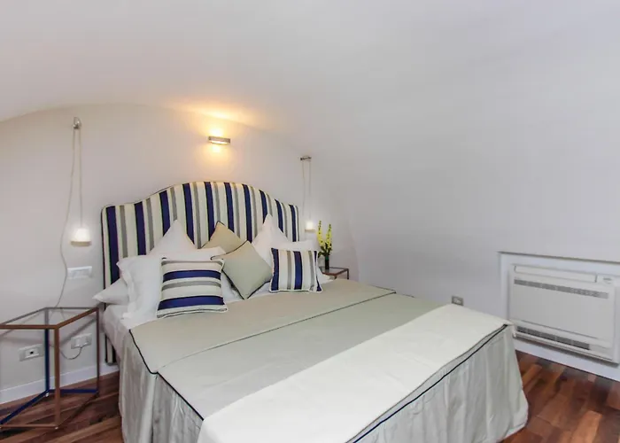 La villa: DieciSedici