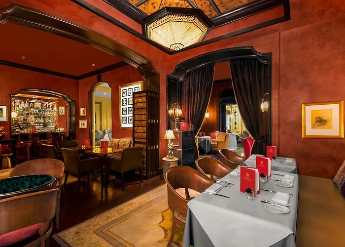 Hotel Plaza Athenee