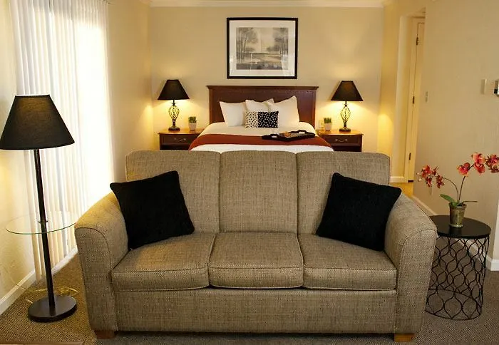 Spa Hotel: Chase Suite Hotel Kansas City Airport