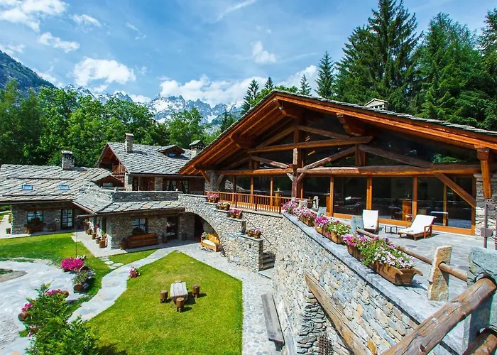 Spa Hotel: Au Coeur Des Neiges Resort Spa & Free E-Bike