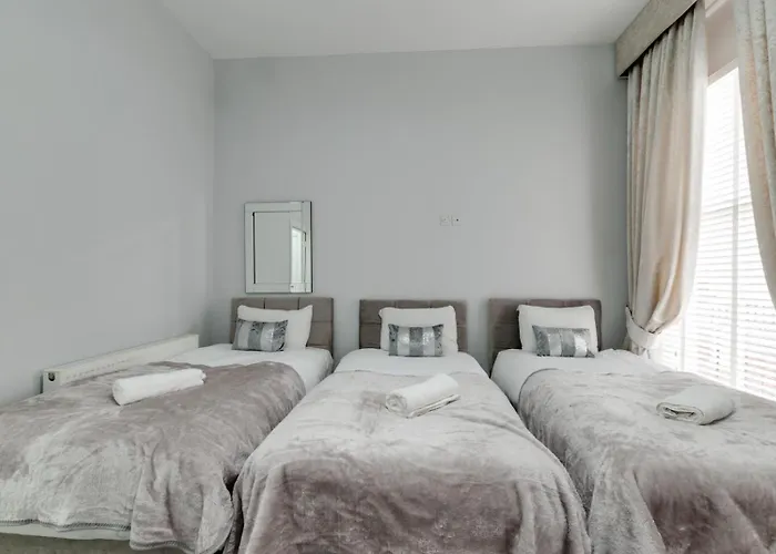 Resort: Rst Rodney Street