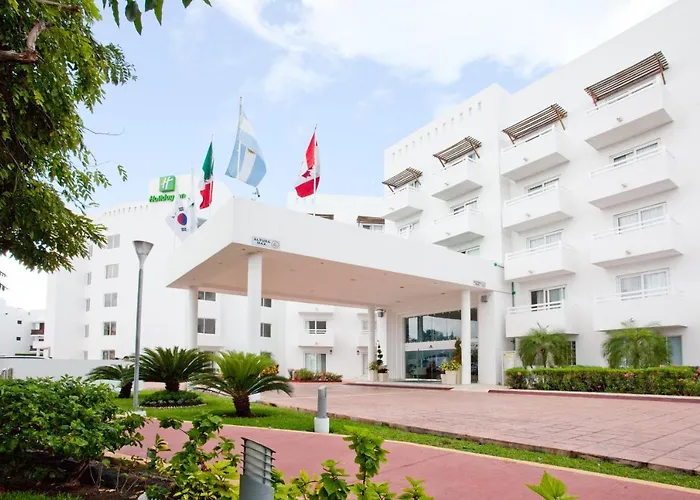 Cancun hotels near Toro Valenzuela Stadium