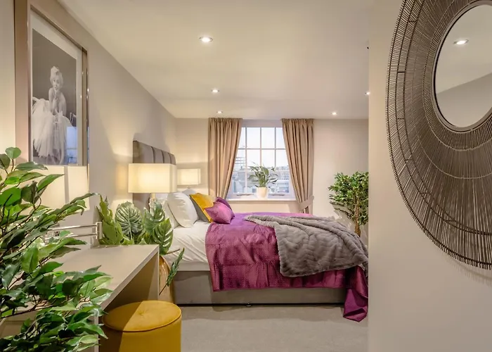 Hotel near College: Heritage Mews Nottingham